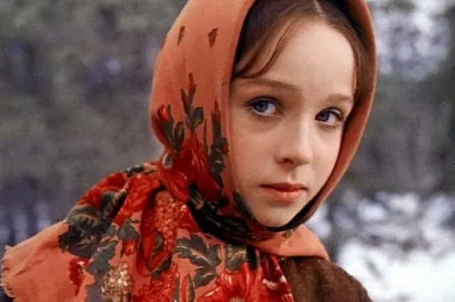 Natalja Sedych jako Nastenka v sněhu z filmu.
