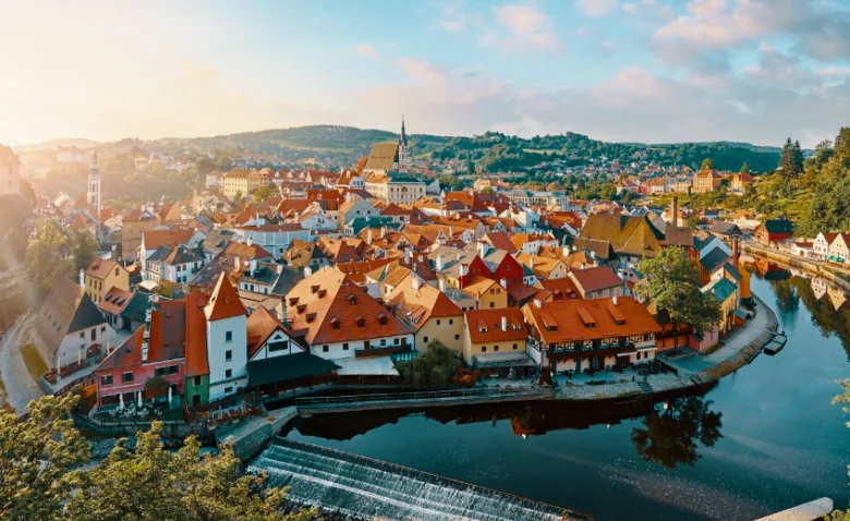 Historické město s řekou v jižních Čechách.