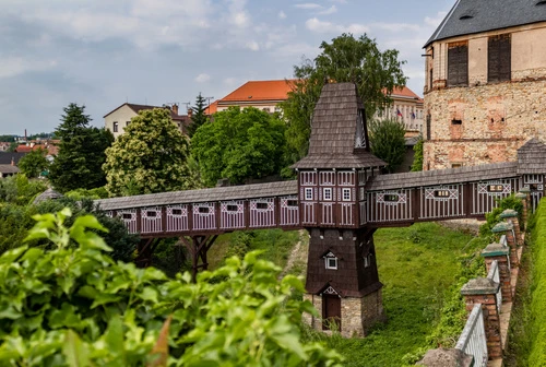 Dřevěný most u zámku Nové Město nad Metují