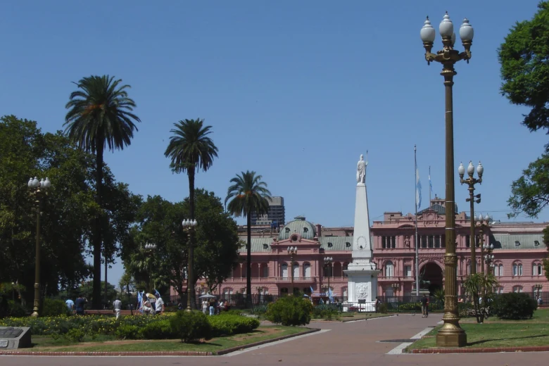 Růžový palác v Buenos Aires na náměstí Plaza de Mayo.