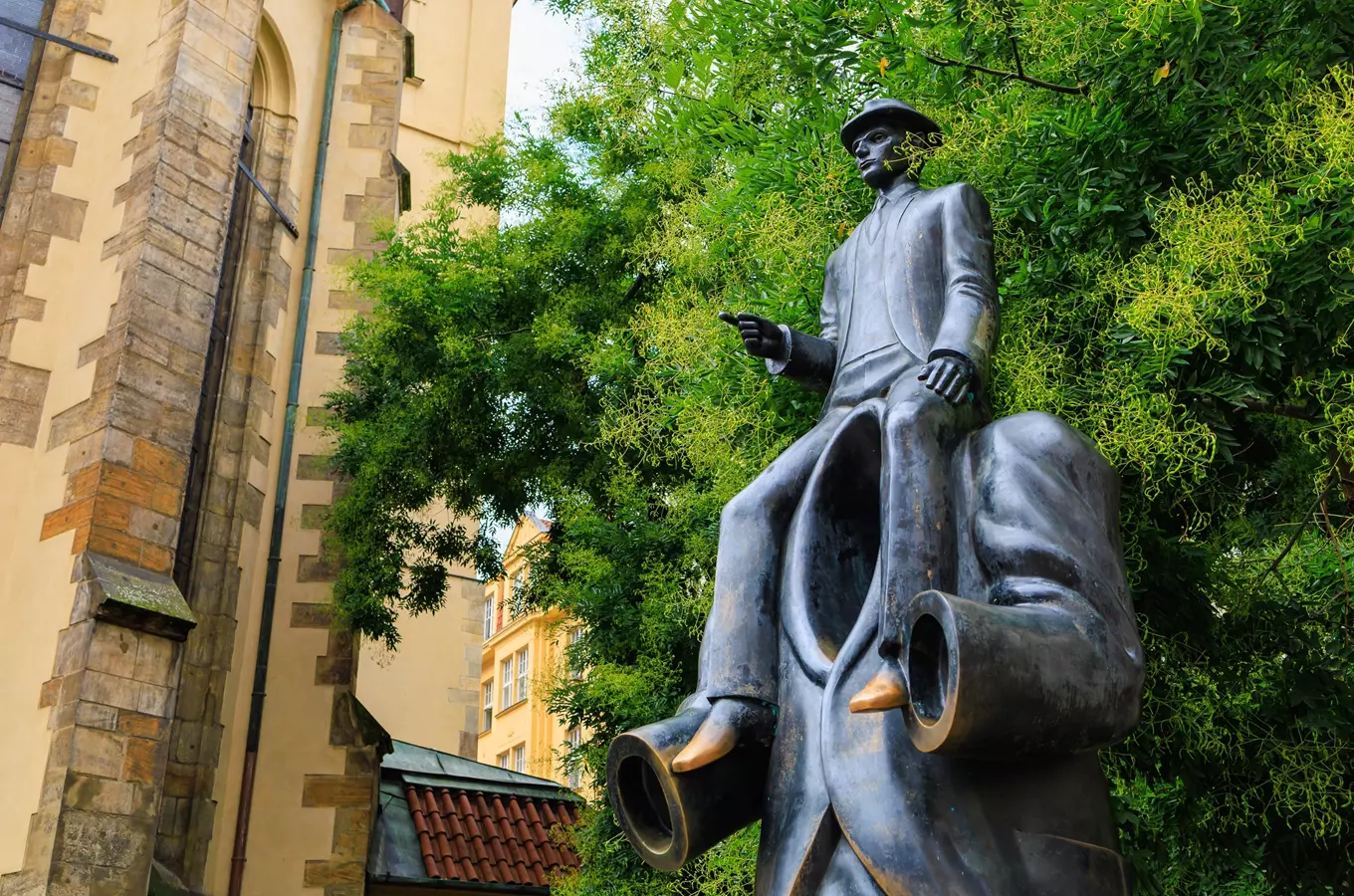 Franz kafka statue