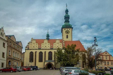 Historický kostel svatého Jakuba na náměstí v Tábore.