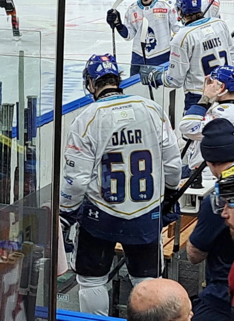 Jaromír Jágr v dresu s číslem 58 na ledě během zápasu